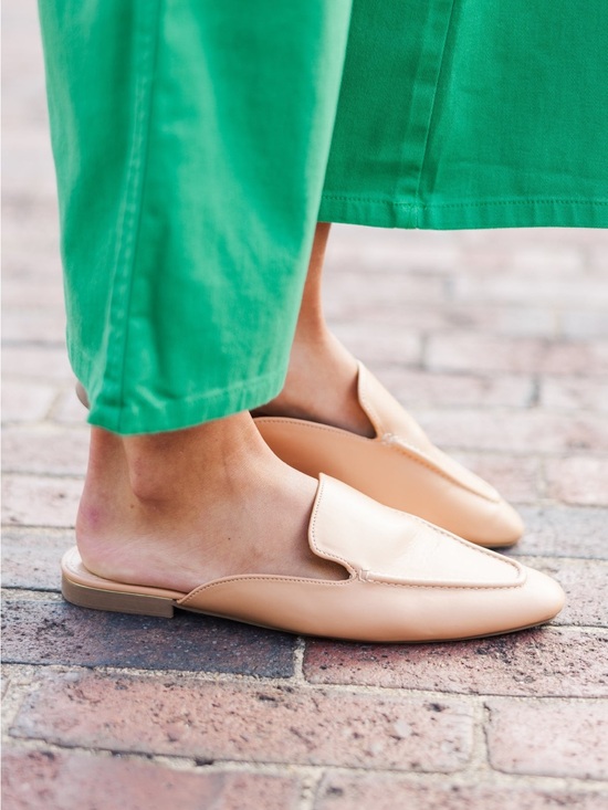 Mixx Shuz Shoes - Mixx Shuz Womens Slip-On Leather Backless Loafers in Nude EUC